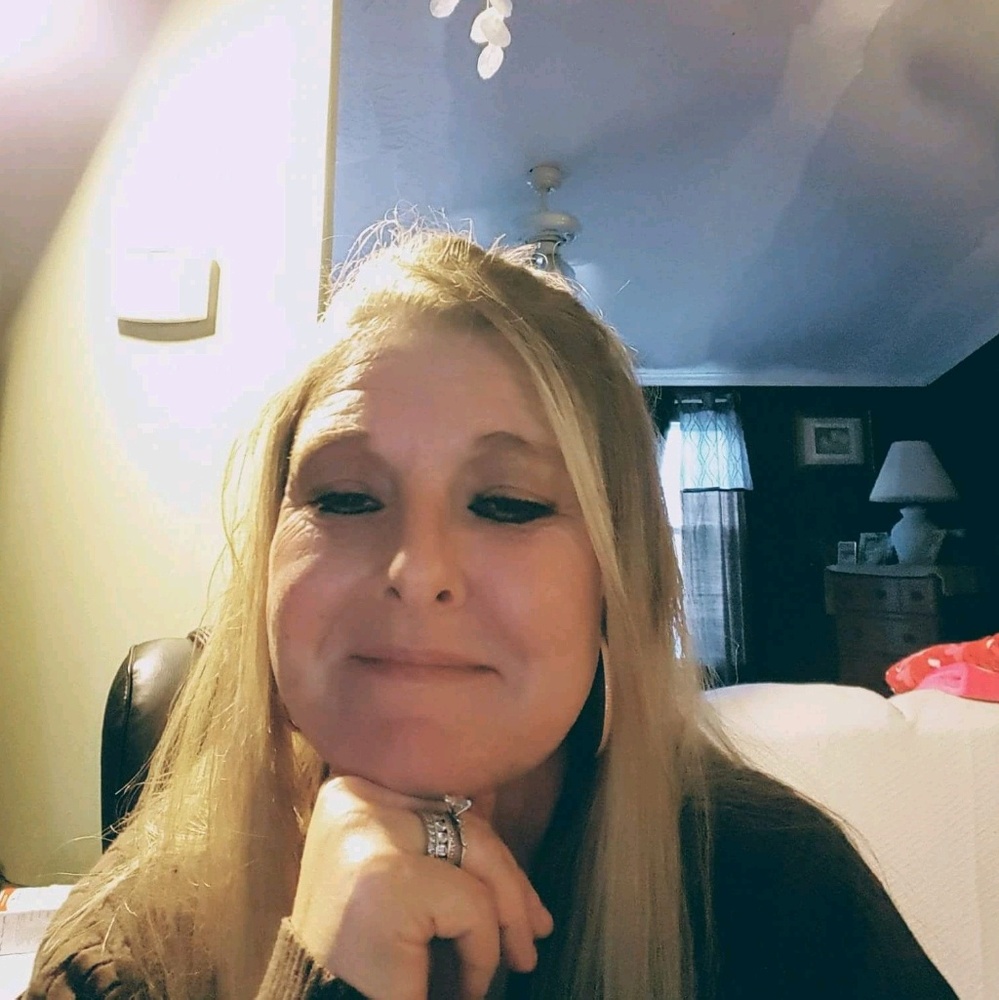 Meet your Posher, Angela